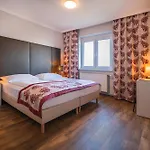 Arion Airport 4*