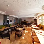 Arion Airport 4*