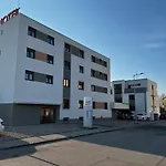 Arion Airport 4*