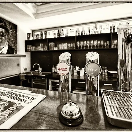 Arion Airport מלון שווכאט