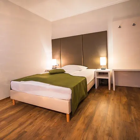 Hotel Arion Airport