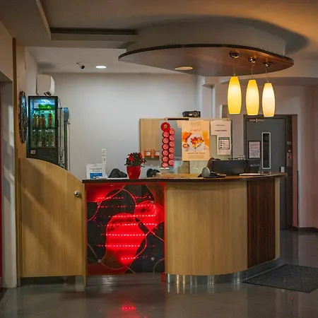 מלון Arion Airport