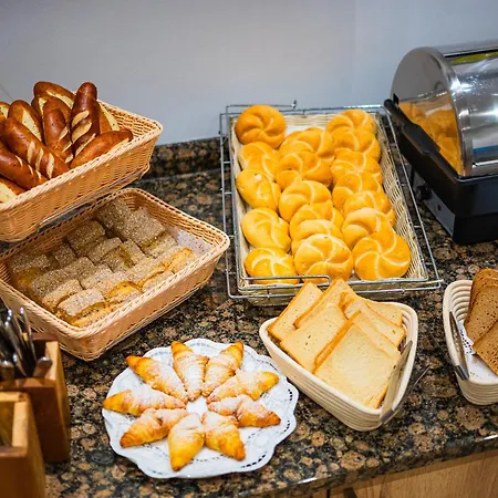 מלון Arion Airport