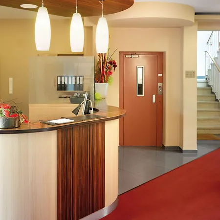 Arion Airport מלון 4*