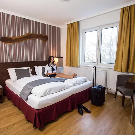 Hotel Arion Airport 4*