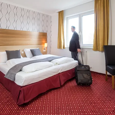 Arion Airport מלון