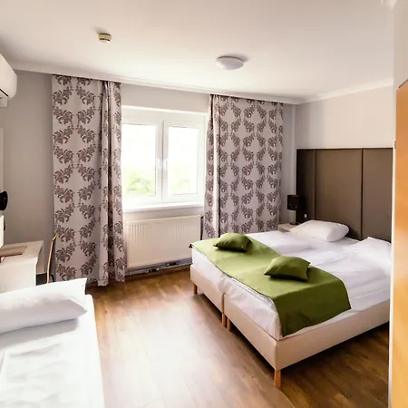 מלון Arion Airport