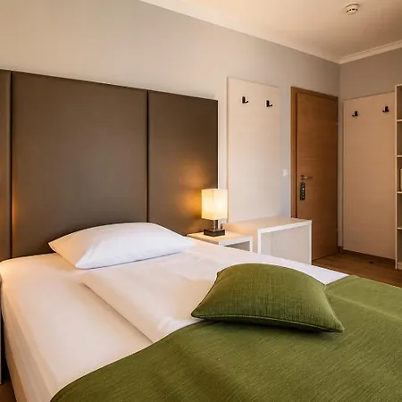 Hotel Arion Airport