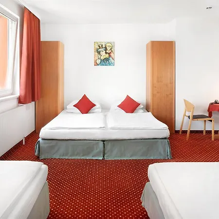 Arion Airport 4*