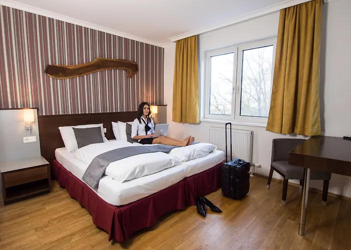 Hotel Arion Airport 4*