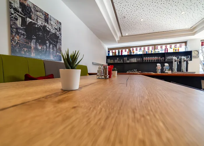 Hotel Arion Airport 4*